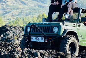 Bali: tour condiviso in jeep all'alba sul Monte Batur con sorgenti termali