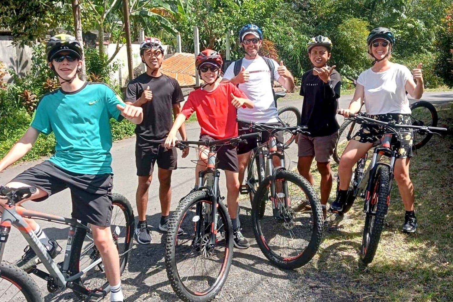 Bali: Sidemen Valley Cycling Tour with Gembleng Waterfall