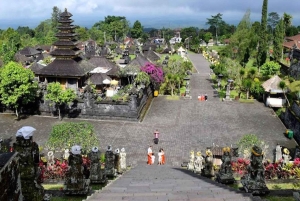 Bali: Sidemen Valley Private Tour with Rafting & Temple