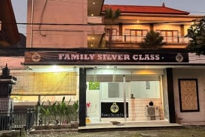 Bali: Silver Class in Kuta valinnaisella kiertoajelulla ja aktiviteeteilla.