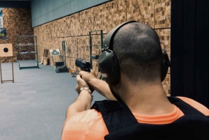Bali: Single Gun Indoor Schietervaring met ophaalservice