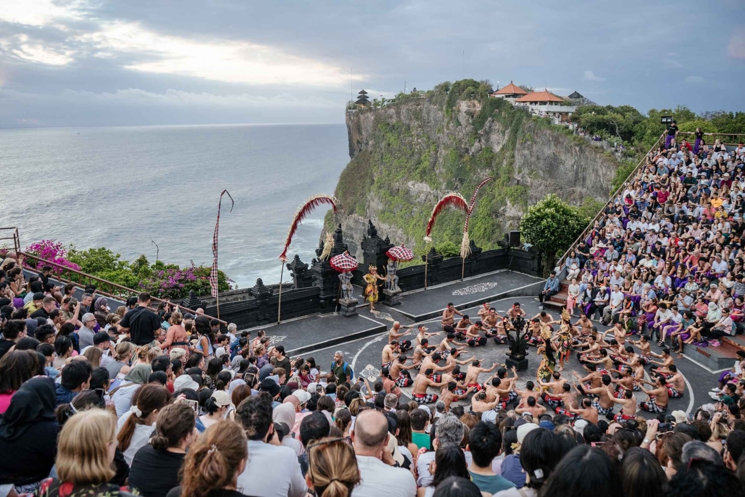 Bali: Skip-the-line Uluwatu Temple and Kecak Fire Dance Tour
