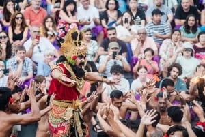 Bali: tour salta fila del tempio di Uluwatu e della danza del fuoco di Kecak