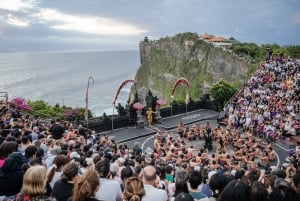 Bali: Skip-the-line Uluwatu Temple and Kecak Fire Dance Tour