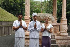 Bali: Spiritual Tour with Meditation and Puja Ceremony