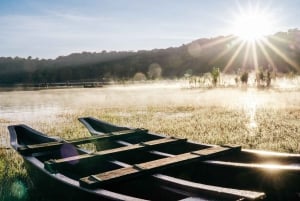 Bali: Sunrise Canoe & Hidden Temple Trek at Lake Tamblingan