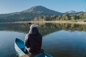 Bali: Sunrise Canoe & Hidden Temple Trek at Lake Tamblingan