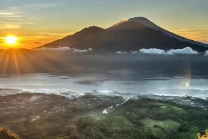 Bali: Sunrise traking mount Batur with natural hotspring