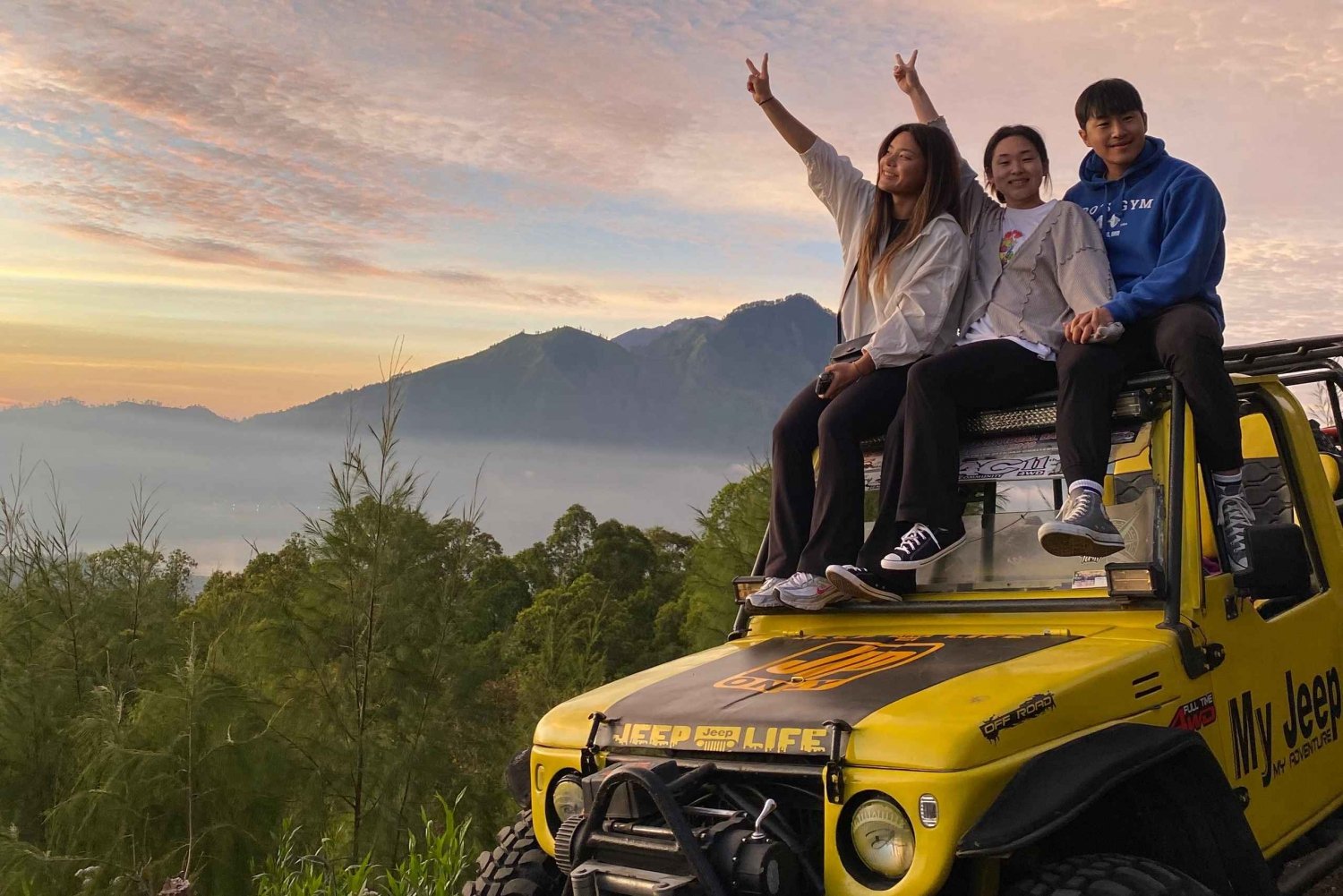 Bali: Sunset Mount Batur Jeep and Hot Spring All Inclusive