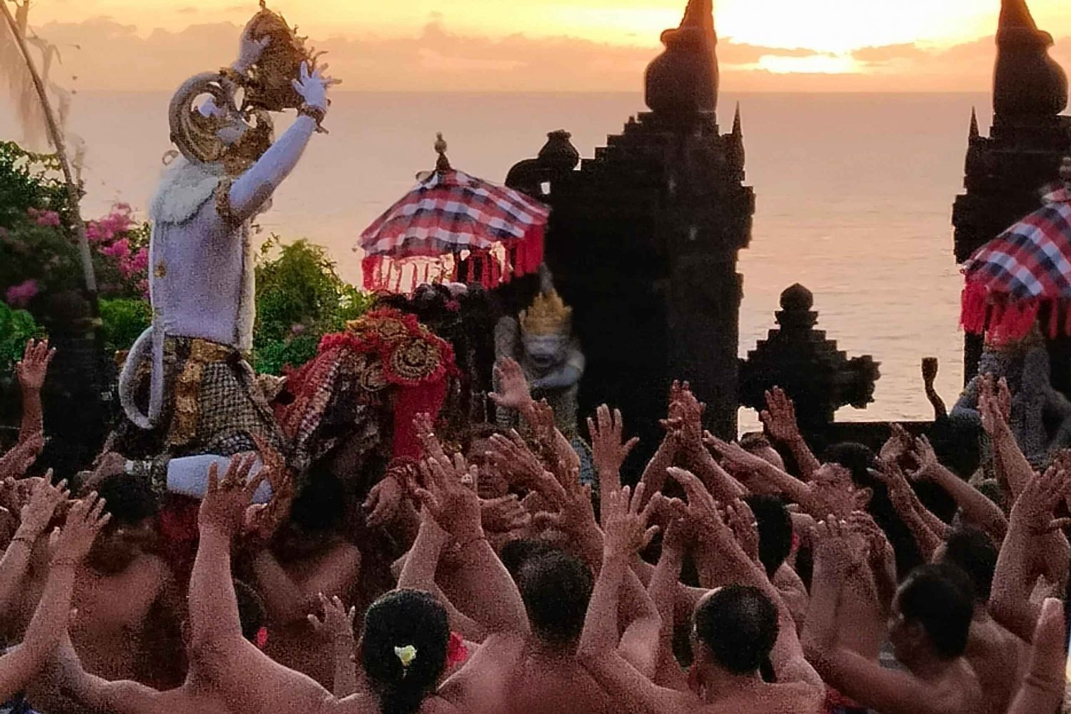 Zachód słońca na Bali: taniec uluwatu kecak z transferem powrotnym