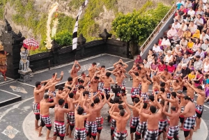 Zachód słońca na Bali: taniec uluwatu kecak z transferem powrotnym