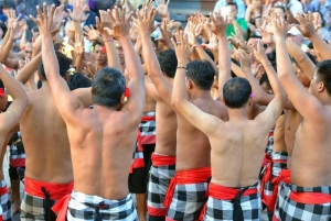 Bali: Zachód słońca w świątyni Uluwatu i taniec ognia Kecak - wycieczka prywatna