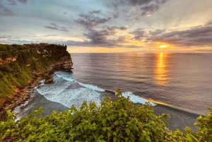Bali: Zachód słońca w świątyni Uluwatu i taniec ognia Kecak - wycieczka prywatna