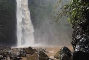 Bali: Tanah Lot ,Nung Nung vattenfall ,Jatiluwih och Bedugul