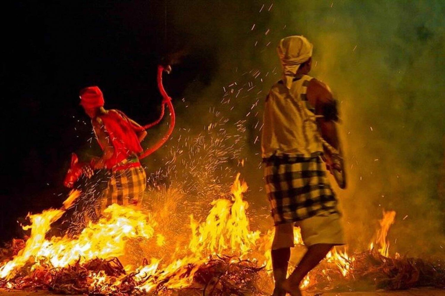 Bali: Tanah Lot Temple Sunset Kecak & Fire Dance Show Ticket