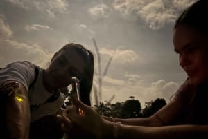 Bali: Tour en bicicleta por el pueblo de Taro con mágicas luciérnagas nocturnas