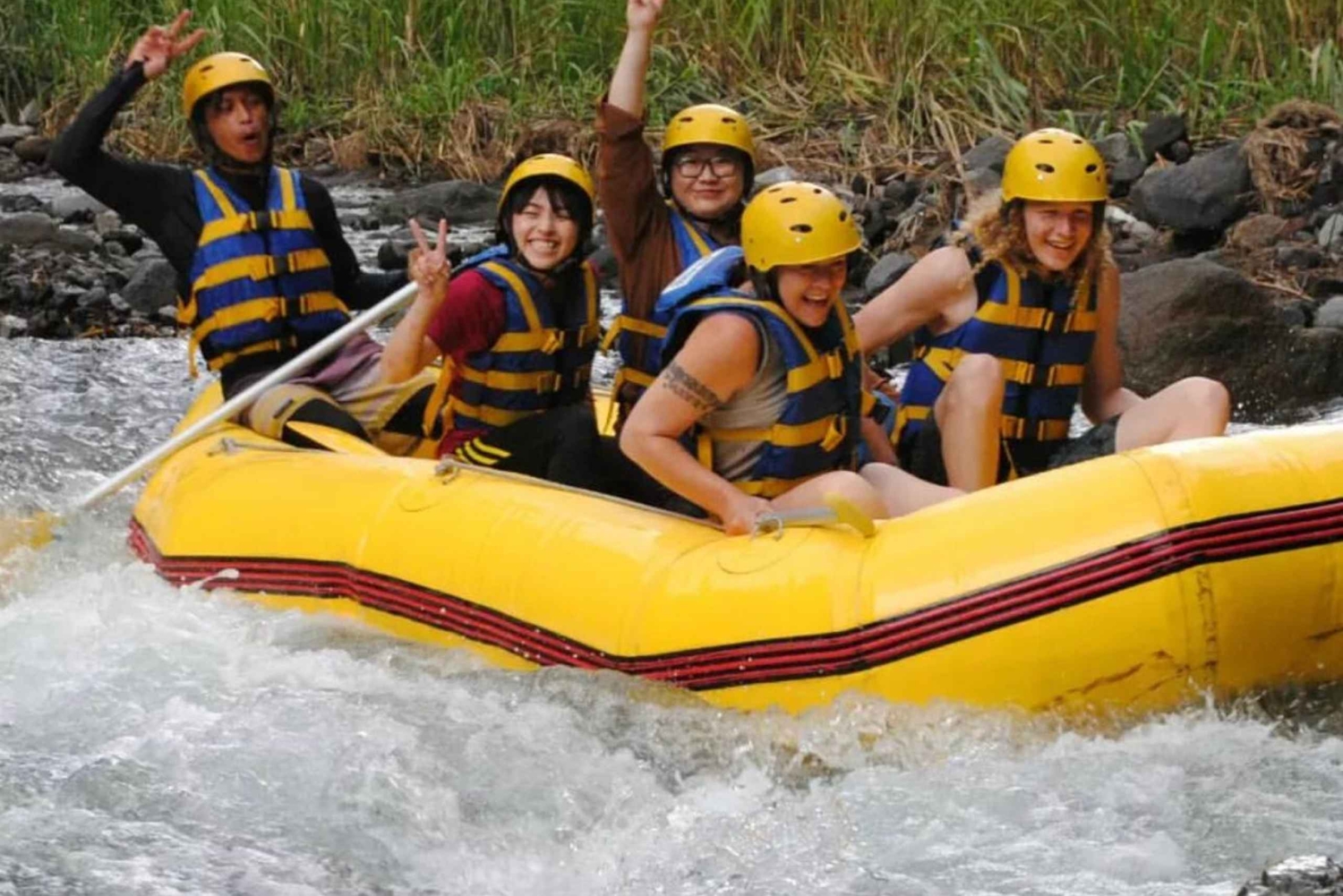 Bali: Excursão de Rafting no Rio Telaga Waja em pequenos grupos com almoço