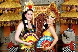 Bali: servizio fotografico in costume tradizionale a casa tua