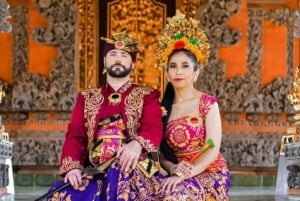 Bali: servizio fotografico in costume tradizionale a casa tua