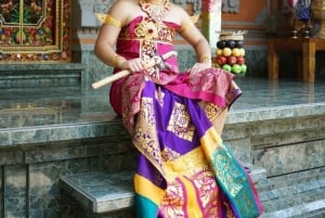 Bali: Traditional Costume Photoshoot with Makeup & Photos