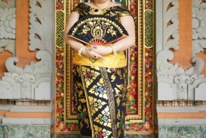 Bali: Traditional Costume Photoshoot with Makeup & Photos