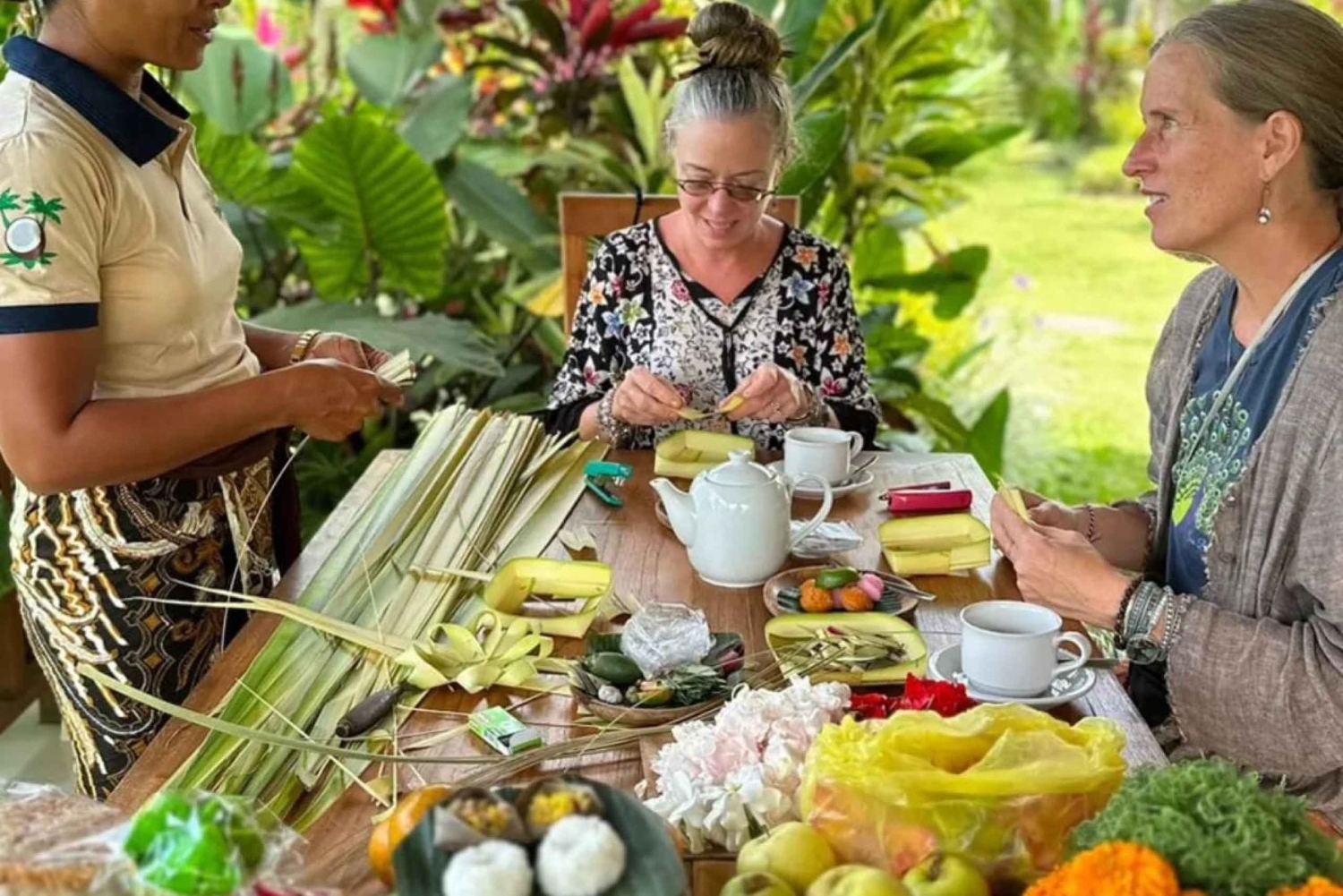 Bali: Traditional House, Canang Sari, and Melukat Tour