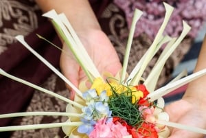 Bali: Traditional House, Canang Sari, and Melukat Tour