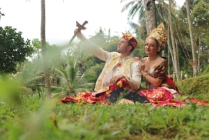 バリ：伝統的なウェディングフォトセッション + マッサージ ライステラスビュー