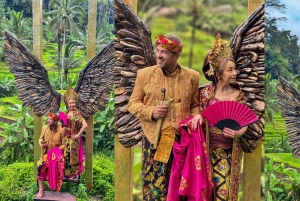 バリ：伝統的なウェディングフォトセッション + マッサージ ライステラスビュー