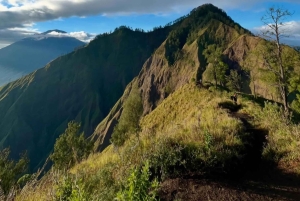 Бали: поход на рассвете на холм Труньян с видом на озеро Батур
