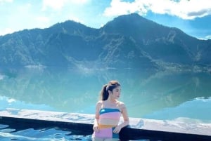 Bali: Trekking al amanecer en la Caldera Batur y fuente termal natural