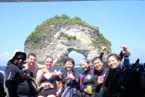 Bali : Excursion d'une journée à la piscine de Nusa Penida+2 plongées