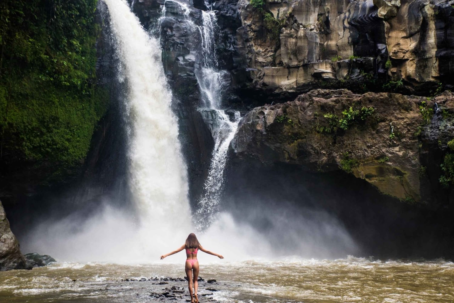 バリ島：ウブドアドベンチャー、ATV、モンキーフォレスト＆滝ツアー