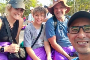 Bali: Ubud and Uluwatu Highlights Tour with Kecak Dance