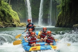 バリ島：ウブドで四輪バギーアドベンチャー＆ホワイトウォーターラフティングのプライベートツアーをお楽しみください