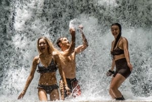 バリ島：ウブドで四輪バギーアドベンチャー＆ホワイトウォーターラフティングのプライベートツアーをお楽しみください