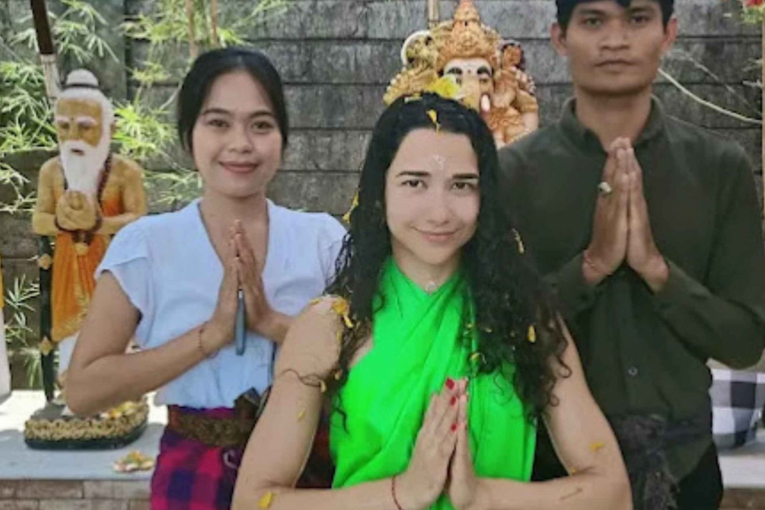 Bali: Ceremonia oczyszczania ciała Melukat w Ubud