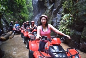 Bali: Tour in quad nella giungla, nel fiume, nelle cascate e nei tunnel di Ubud