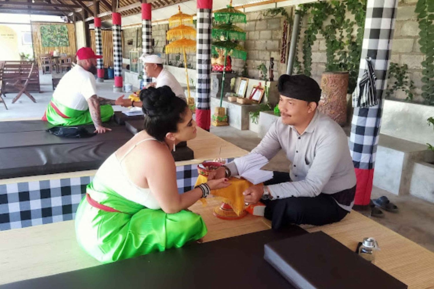 Bali: Ubud Handlesen mit balinesischer Methode