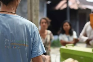 Bali, Ubud : Atelier d'art sur le recyclage des déchets plastiques