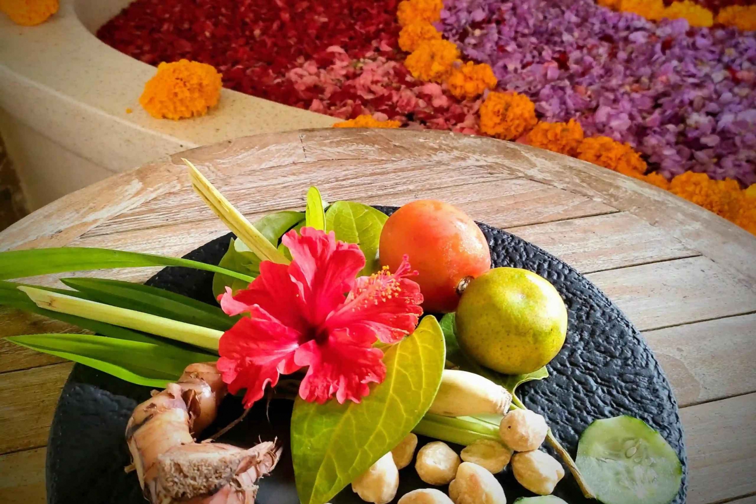 Bali Ubud Relajante Baño de Flores con Mensaje Balinés de 2 Horas
