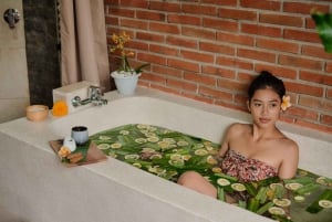Ubud: 2 ore di spa con bagno ai fiori e vista sulle risaie