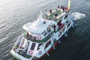 バリ島で究極のサンセットボートパーティーをお楽しみください。4時間の楽しい時間をお楽しみください。