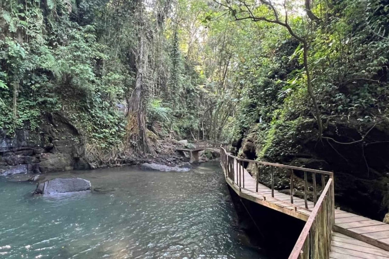 Bali: Ulu Petanu-vattenfallet, risterrass och Calo Village
