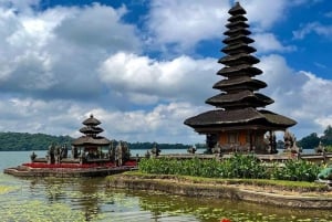 Bali : Visite du temple Ulun Danu Beratan et des rizières en terrasses de l'UNESCO
