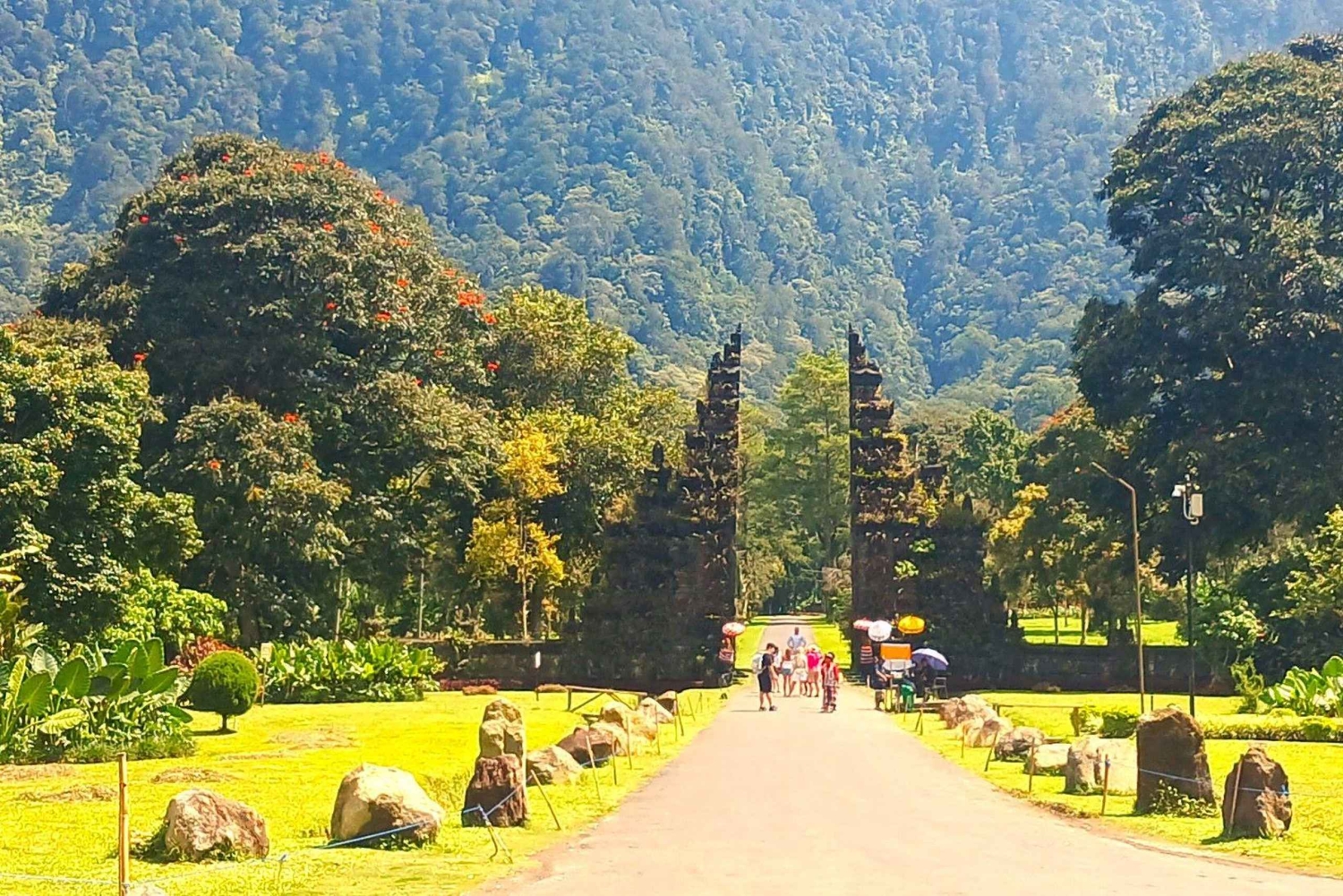 Bali: Ulun Danu Temple, Waterfall, and Twin Lakes Tour
