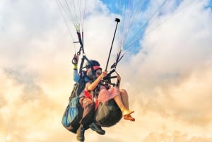 Bali: Uluwatu eller Nusa Dua Beach Paragliding-opplevelse