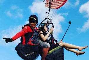 Bali : Vol en parapente sur la plage d'Uluwatu ou de Nusa Dua