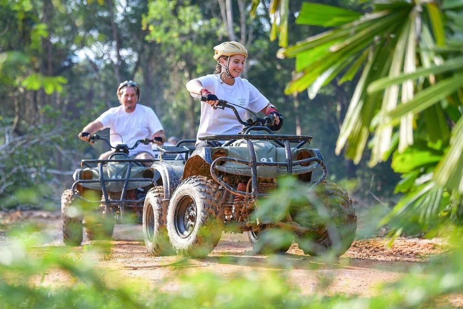 Bali: Uluwatu ATV Quad Bike z wycieczką do świątyni i tańcem Kecak