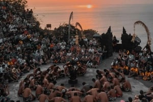 Bali: Uluwatu ATV Quad Bike z wycieczką do świątyni i tańcem Kecak